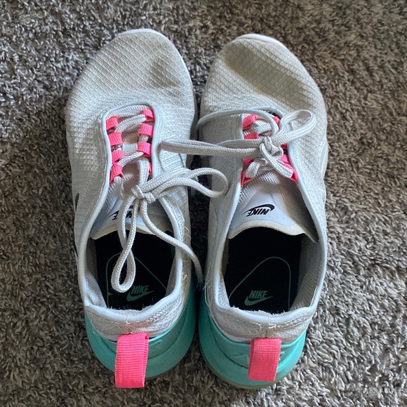 Nike Shoes - Nike Air